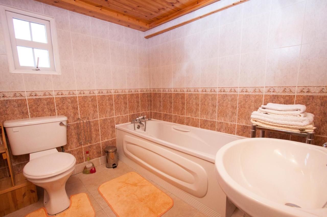 Дома для отпуска Beezies Self Catering Cottages Grange-21