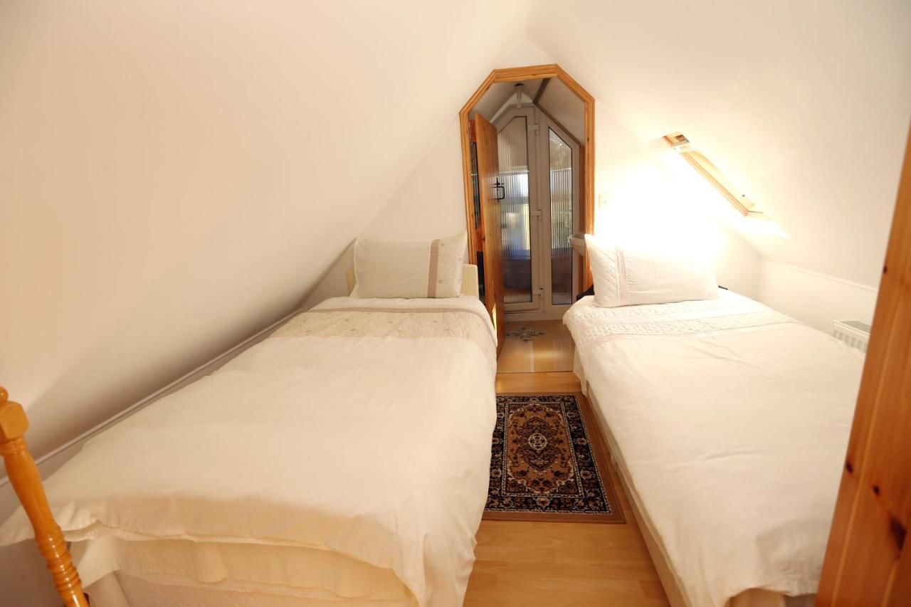 Дома для отпуска Beezies Self Catering Cottages Grange-32