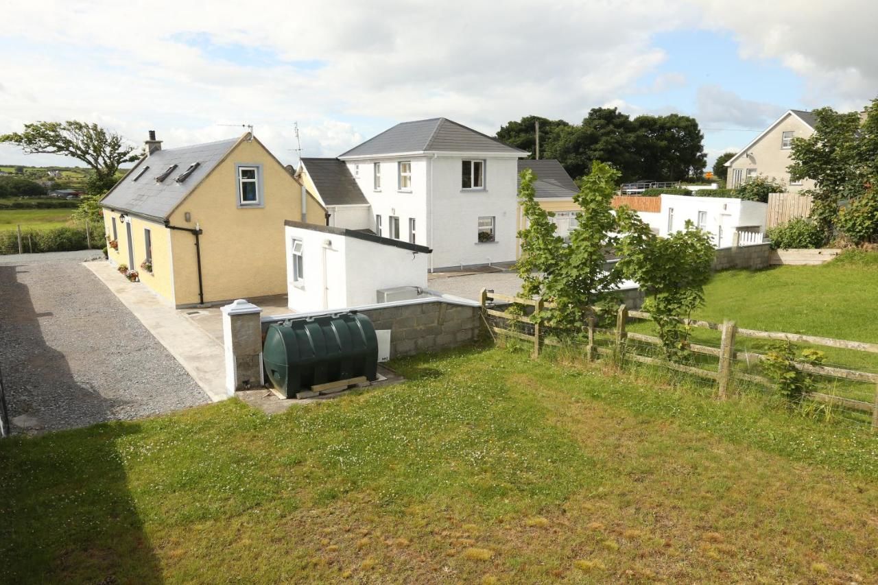 Дома для отпуска Beezies Self Catering Cottages Grange-45