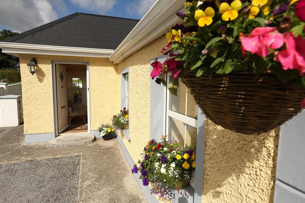 Дома для отпуска Beezies Self Catering Cottages Grange-11