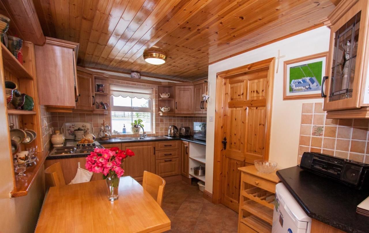 Дома для отпуска Beezies Self Catering Cottages Grange-12