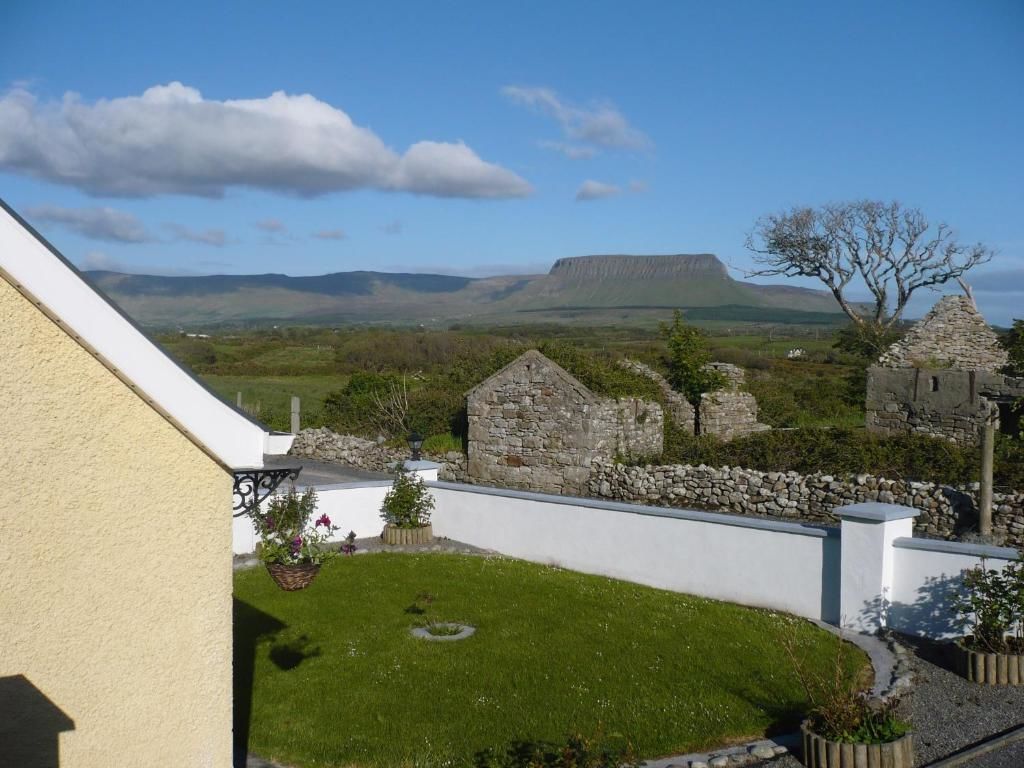 Дома для отпуска Beezies Self Catering Cottages Grange-100