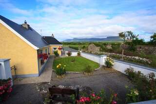 Дома для отпуска Beezies Self Catering Cottages Grange-5